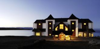 Xelena Hotel & Suites