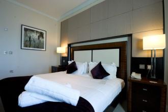 Carlton Shearwater Hotel & Spa