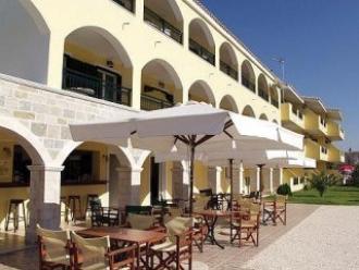 Planos Beach Aparthotel