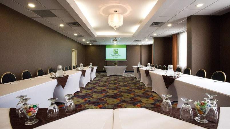 HOLIDAY INN HOTEL & SUITES Mississauga