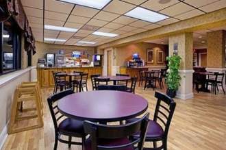 Holiday Inn Express Charleston-Moncks Corner