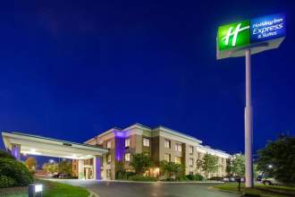 Holiday Inn Express & Suites C