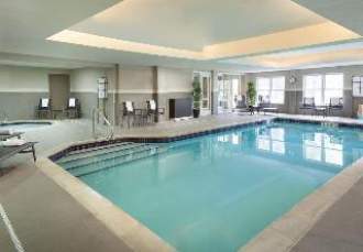 Courtyard by Marriott Toronto Mississauga / Meadow