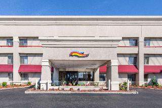 Baymont Inn & Suites-Detroit/Roseville