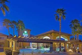 Holiday Inn Express & Suites R