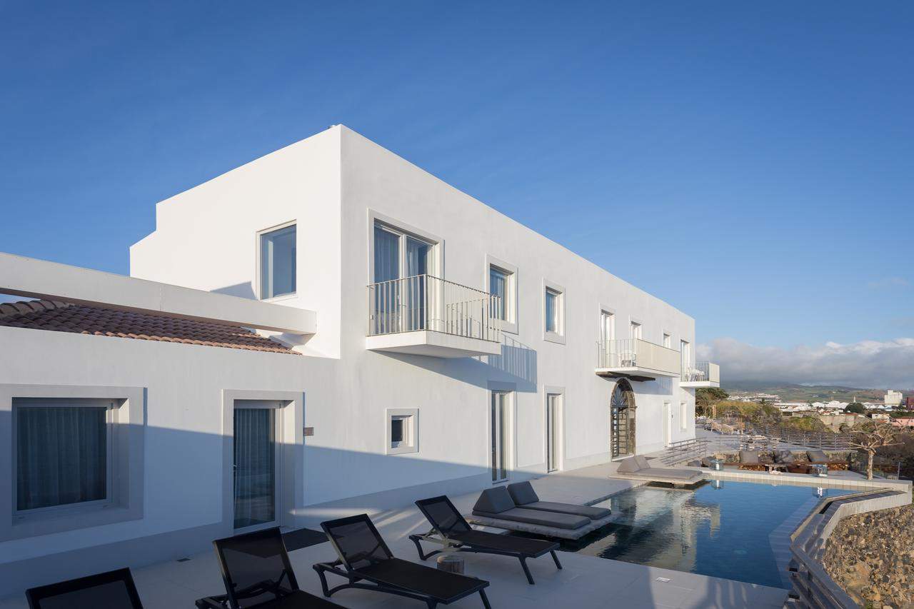 White Exclusive Suites & Villas