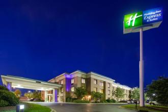 Holiday Inn Express & Suites C