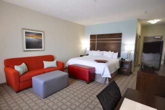 Holiday Inn Express & Suites H