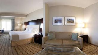 Holiday Inn Express & Suites L