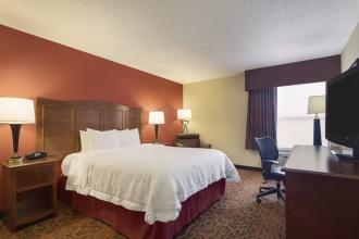 Hampton Inn Shawnee