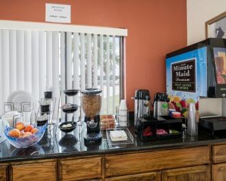 Rodeway Inn & Suites