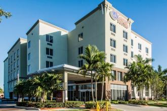 Clarion Inn & Suites Miami Airport  
