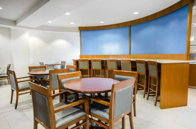 Geostar Comfort Inn Pirates Bay Indoor Water Park Louisville
