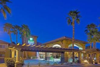Holiday Inn Express & Suites R