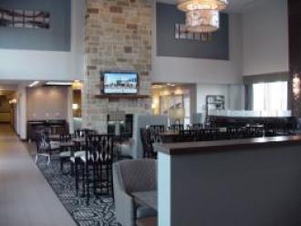 Holiday Inn Express & Suites F