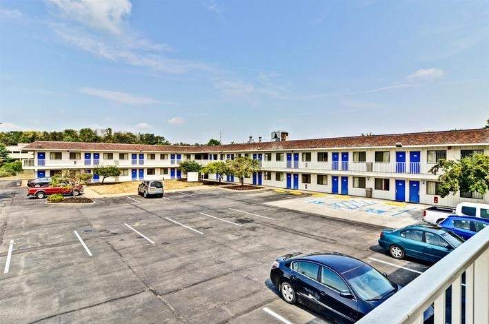 Motel 6 Pittsburgh Crafton