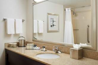 Doubletree by Hilton Hotel Detroit-Dearborn