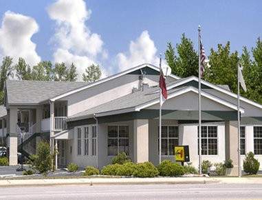 Super 8 by Wyndham Fayetteville