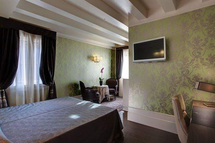 Moresco Hotel