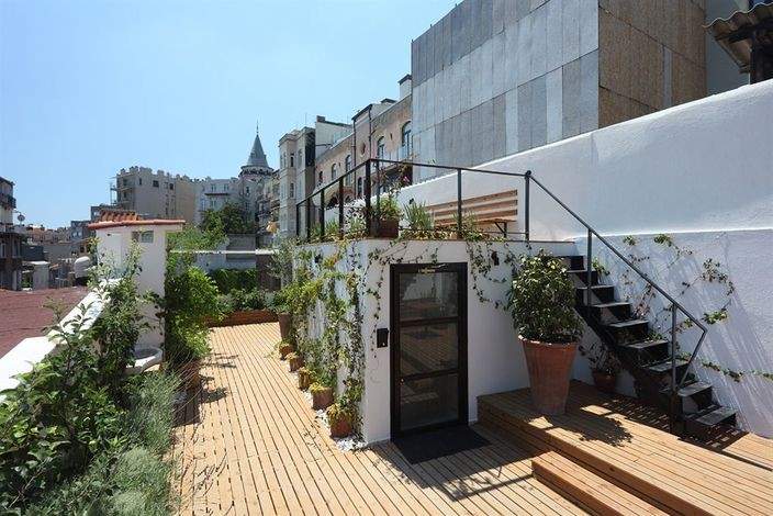 Lush Houses Galata