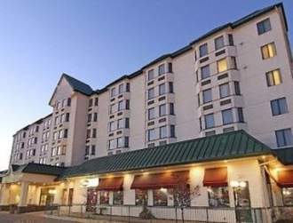 Ramada Plaza Calgary Airport H