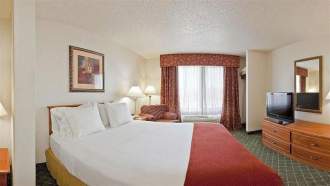 Holiday Inn Express & Suites C
