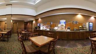 Holiday Inn Express & Suites I