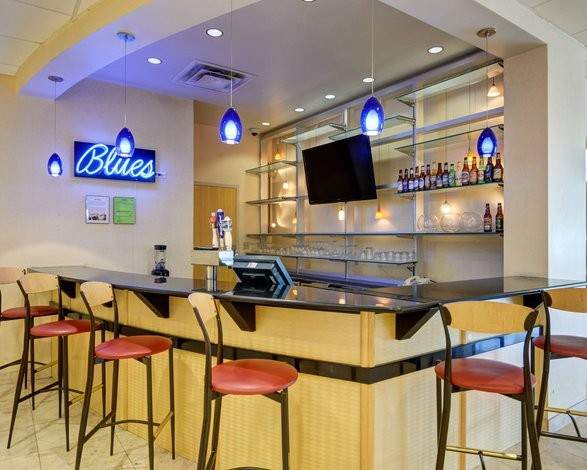Comfort Inn & Suites Downtown