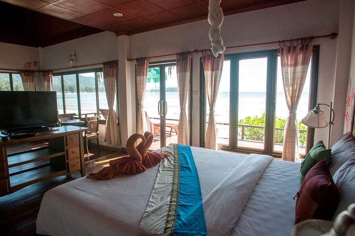 Twin Bay Resort