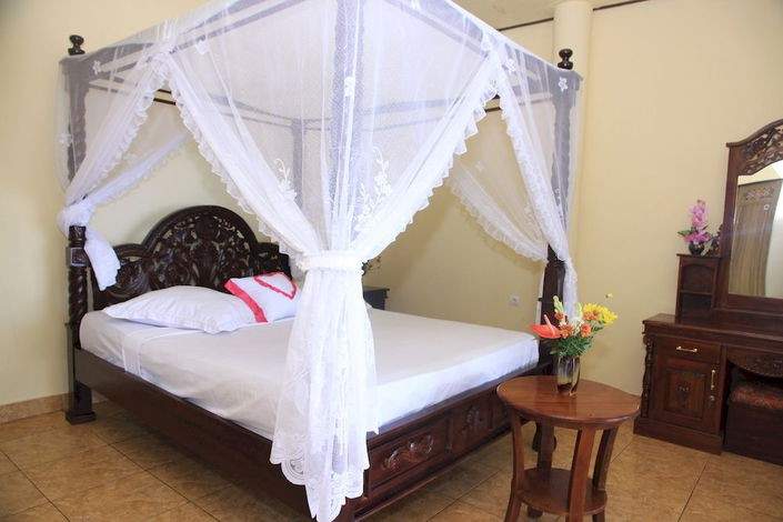 Arya Amed Beach Resort