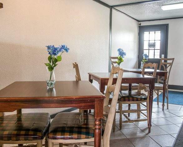 Rodeway Inn Metro Airport