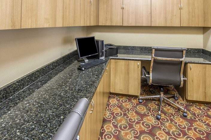 Comfort Inn & Suites