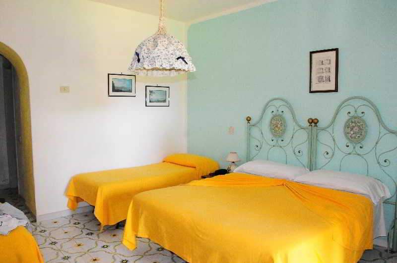 Corona Hotel