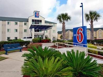 Motel 6 Universal Studios 1079