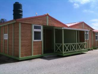 Parque De Campismo Peniche Praia - Bungalows & Camping