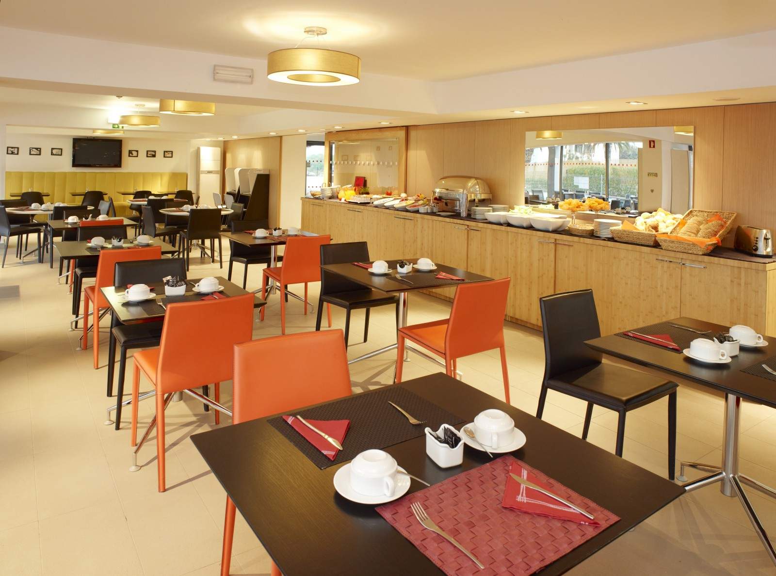 Luna Alvor Bay Beach & Sun