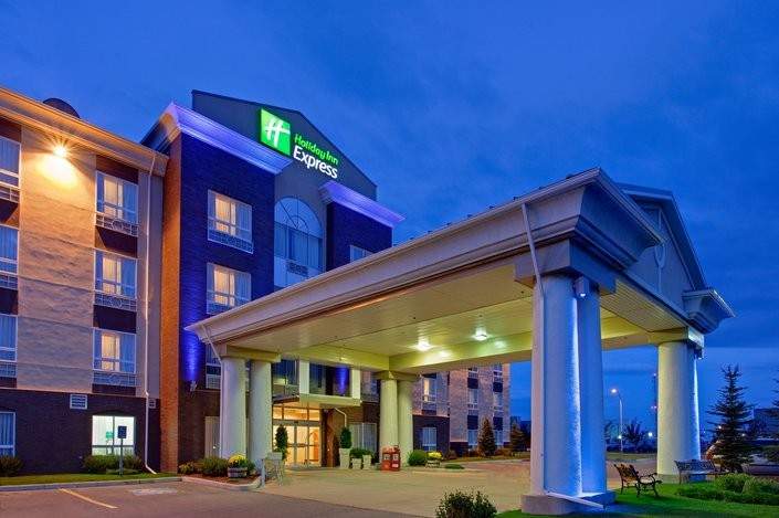 Holiday Inn Express & Suites A