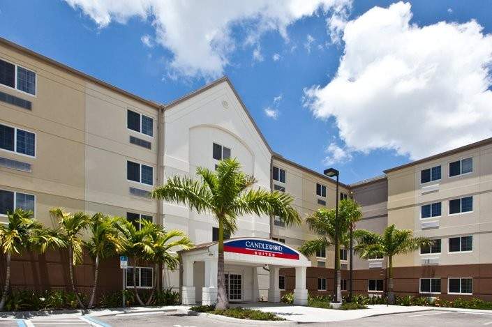 Candlewood Suites Fort Myers-Sanibel Gateway