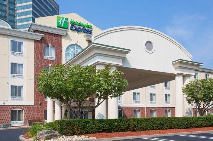 Holiday Inn Express & Suites T