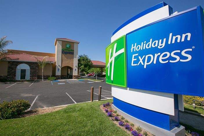Holiday Inn Express OAKDALE