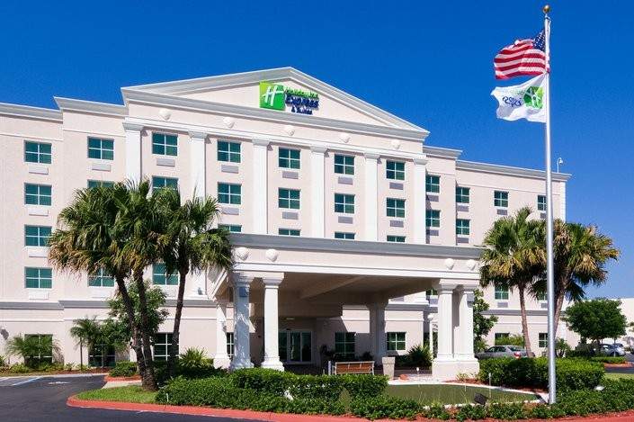 Holiday Inn Express & Suites M