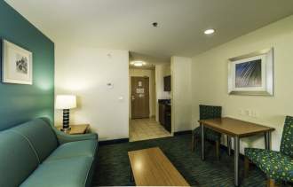 Holiday Inn Express & Suites J