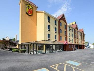 Super 8 Pigeon Forge Near The