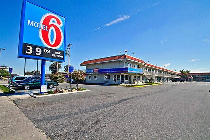 Motel 6 Fresno Blackstone