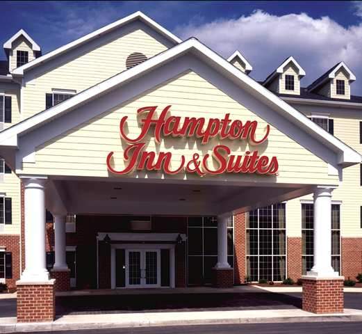 Hampton Inn & Suites Williamsburg Square